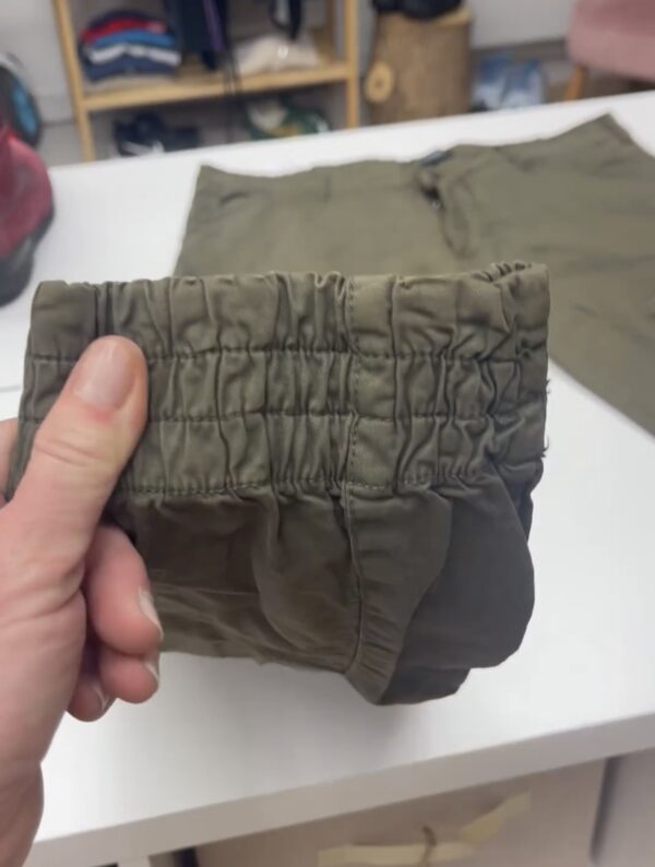Pantalon vert avec poches – Image 2