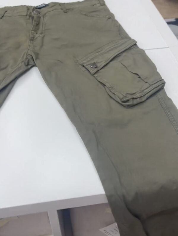 Pantalon vert avec poches