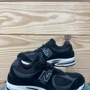 New Balance M2002 - 42